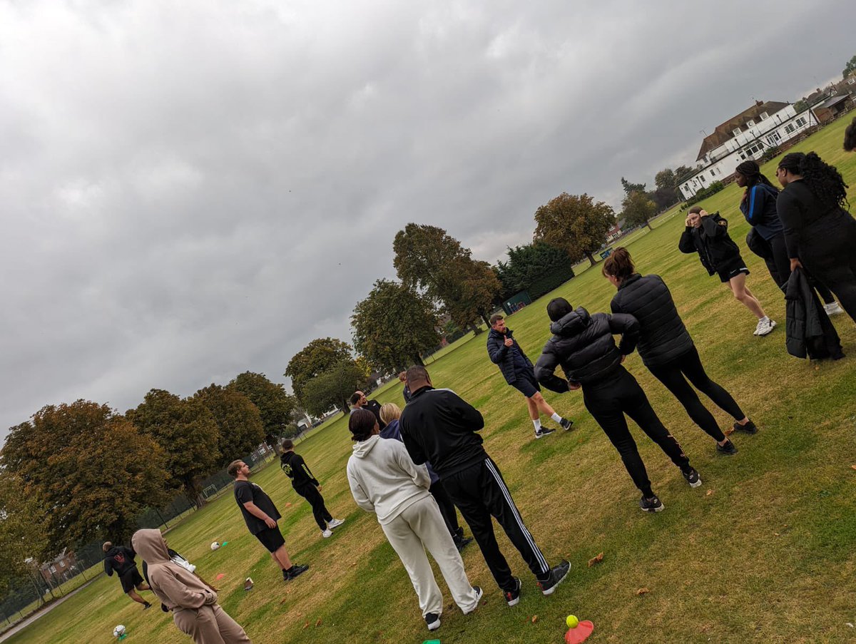 simon_hodge1's tweet photo. Fantastic day yesterday delivering the @sportsconnectUK @1st4sportQuals L1 Activator in partnership with @sportonyourDS @shades_cic @youthngage1 @KentVru. 

Brilliant community partnership working by using the powers of sports to encourage the next generation of sports coaches! https://t.co/qFtFprx5nQ