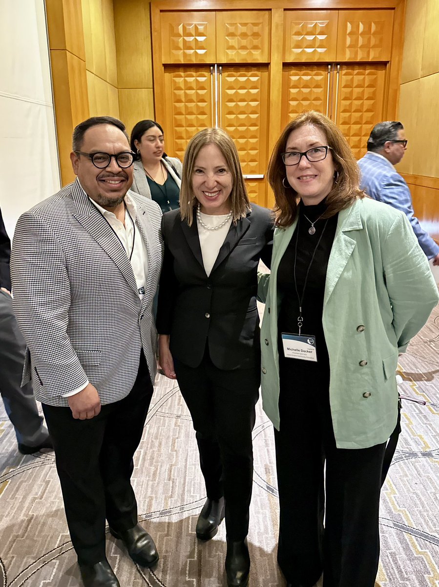 A powerful Day 1 of @CAeconomy! Great to connect with CA Lt Governor Eleni Kounalakis (@CALtGovernor) and Michelle Decker, CEO of @inlandempirecf. #CreativeEconomy