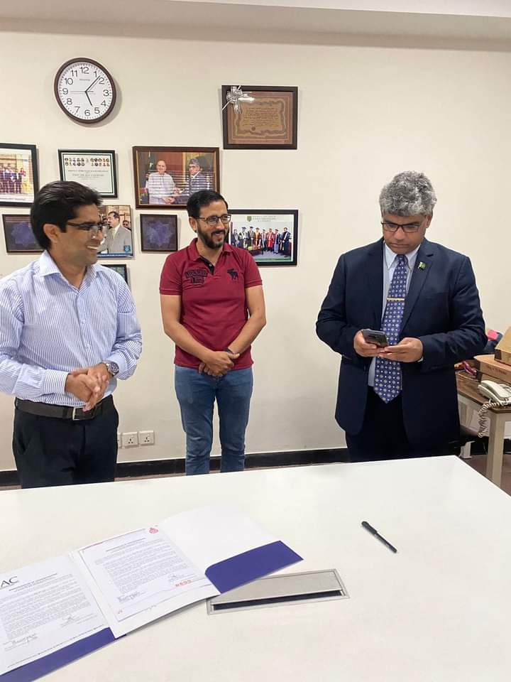 JztPakistan's tweet photo. We are escatic to announce a strategic partnership between JZT Pakistan and the Institute for Art and Culture, with a shared commitment to eradicate Thalassemia from Pakistan.
#OneNationOneCause
#CauseConnectingCultures
#JZT #JZTPakistan #JZTeers
#ThalassemiaFreePakistan https://t.co/GllHuVABey