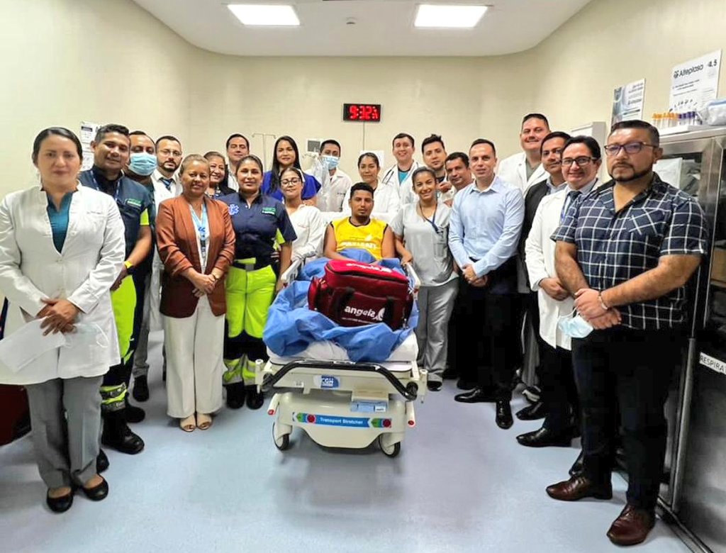 LosRiosIESS's tweet photo. Previo a la obtención de la certificación Stroke Ready Center, el personal del Hospital IESS Quevedo participó de un simulacro en el que se evaluó la correcta respuesta a la emergencia, el tiempo y la aplicación de los protocolos establecidos para la atención de ACV. https://t.co/kqmON6FKBJ