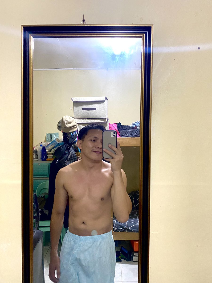 markyexplorerRL's tweet image. #LifeUpdates A mandatory mirrorfie before going to sleep. #PaAbs #abs #fitness #workout #MyDailyLifeinDipologCity