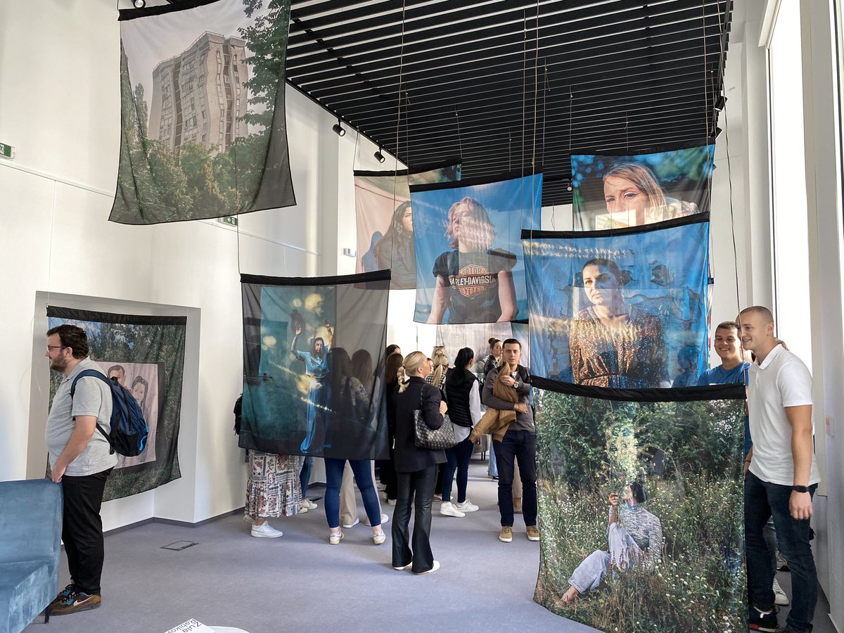 SaPhotoFest's tweet photo. Law Faculty students visited the exhibitions of @SaPhotoFest at #EuropeHouse today.
They also had a conversation with the Festival's director @RedzepagicAida and law professor @IzaRazijaM.
The discussion delved into the connections between photography, art, and the copyrights. https://t.co/yITXzlj1b9