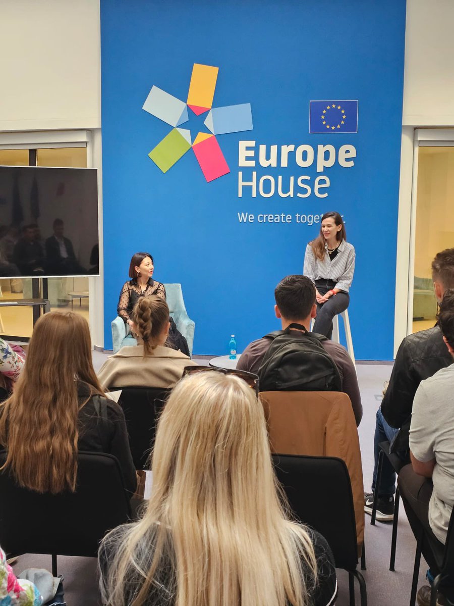 SaPhotoFest's tweet photo. Law Faculty students visited the exhibitions of @SaPhotoFest at #EuropeHouse today.
They also had a conversation with the Festival's director @RedzepagicAida and law professor @IzaRazijaM.
The discussion delved into the connections between photography, art, and the copyrights. https://t.co/yITXzlj1b9