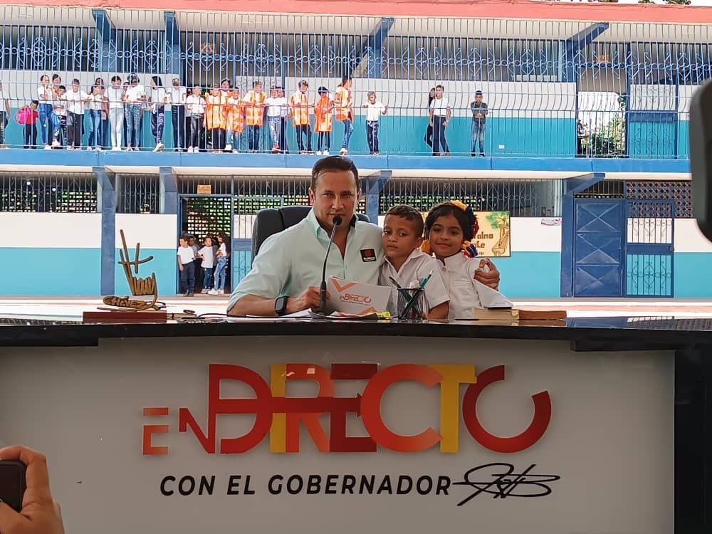 #AlMomento🔴Los niños y niñas demostraron su emoción al contar con espacios educativos dignos y de calidad "¡Nuestra prioridad está en el semillero de la patria, el futuro del país!" Dijo el Gob. <a href="/josemvasquez/">José Vásquez</a> 

#Guárico
#VenezuelaEsVinotinto
#GuáricoSeCrecePorLaPatria