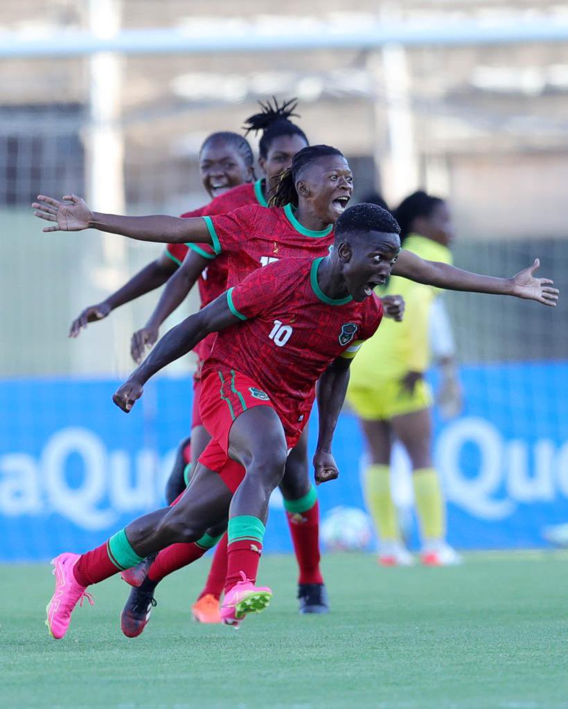 bbkigalifm's tweet photo. #CosafaCup2023 ||Women
½ Final
FT 🇲🇼Malawi2⃣➖1⃣Mozambique🇲🇿
⚽Chawinga 77'& 81'||Mkkandawawire (OG) 38'
Final
🇿🇲Zambia x Malawi🇲🇼
#SimplySports https://t.co/0rAO6XKMHE