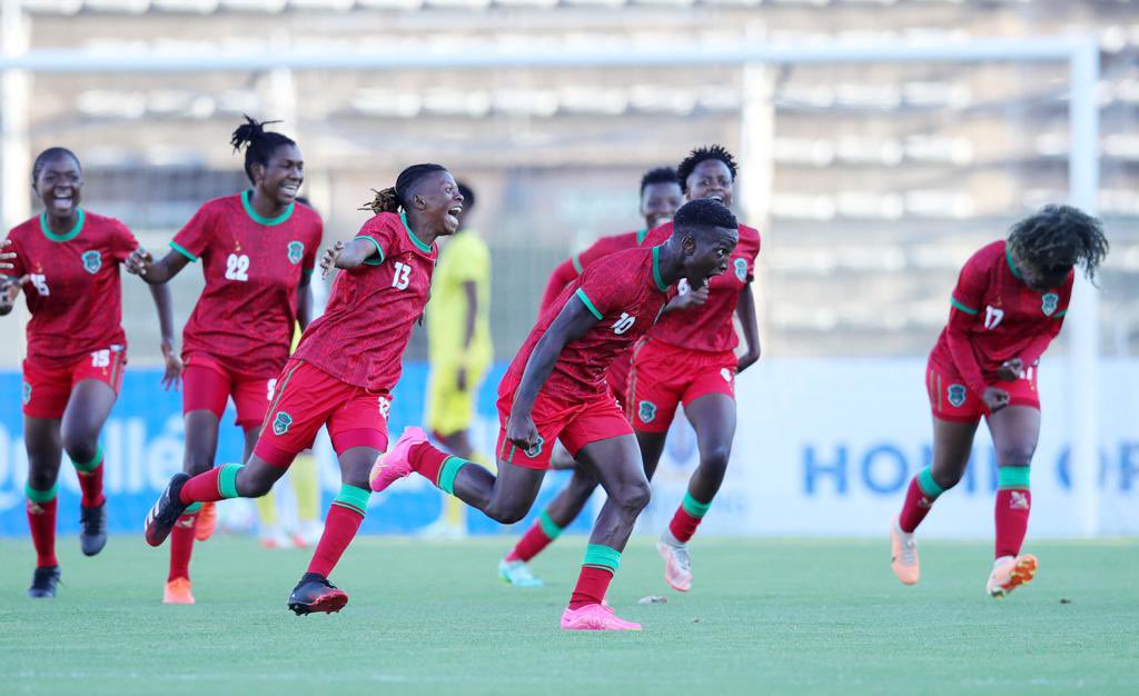 bbkigalifm's tweet photo. #CosafaCup2023 ||Women
½ Final
FT 🇲🇼Malawi2⃣➖1⃣Mozambique🇲🇿
⚽Chawinga 77'& 81'||Mkkandawawire (OG) 38'
Final
🇿🇲Zambia x Malawi🇲🇼
#SimplySports https://t.co/0rAO6XKMHE