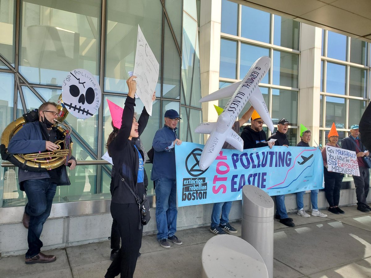 🚨BREAKING NEWS: Climate activists are disrupting the <a href="/BostonLogan/">Boston Logan International Airport</a> 100th Anniversary celebration, demanding <a href="/Massport/">Massport</a> compensate East Boston residents for health impacts and #StopPollutingEastie 
Full press release here: xrboston.org/press/climate-…