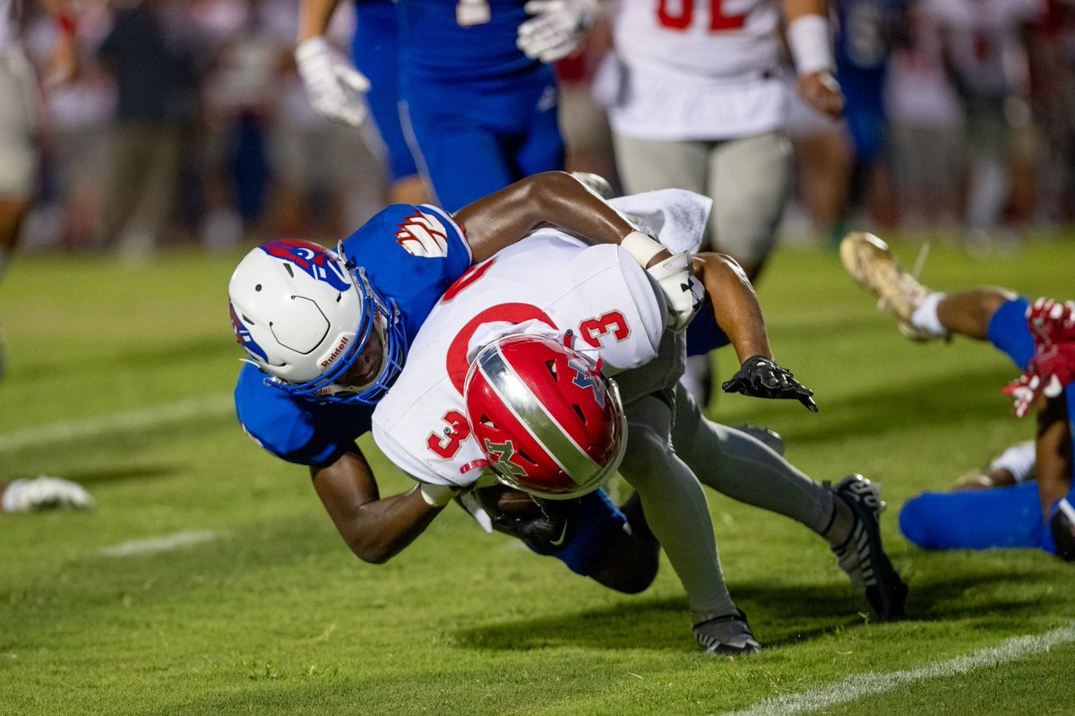 🏈‼️GAMEDAY
🆚Westfield
📍The Nest 
⏰7:30 
#protectthenest #EMAH#TEAM 
⭐️ GOLD OUT TONIGHT in Honor of Childhood Cancer Awareness⭐️
Photo credit: PureGrin Photography