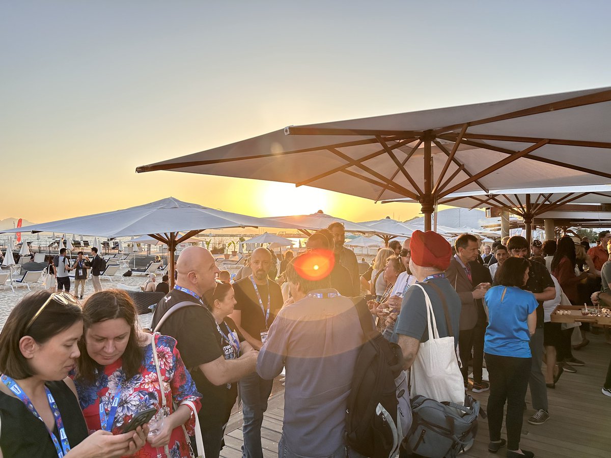 mip's tweet photo. Perfect ending for a first half day at the #MIPJUNIOR Happy Hour, right on the beach of #Cannes ☀️🎉 https://t.co/V2oKIgz9fn