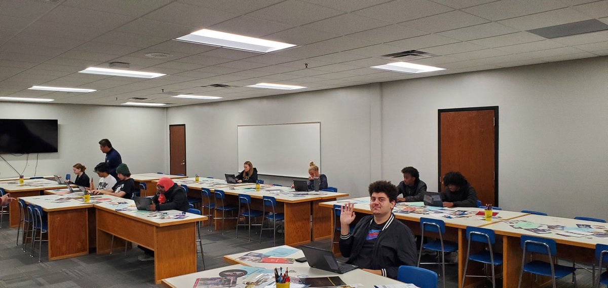 east_counseling's tweet photo. Thanks to all our seniors who participated in our college application workshop yesterday! Also a big thanks to our community partners from @SCCollege and Educational Talent Search for helping our counseling team assist with applications and questions. #collegeknowledge https://t.co/9INQjugrwY