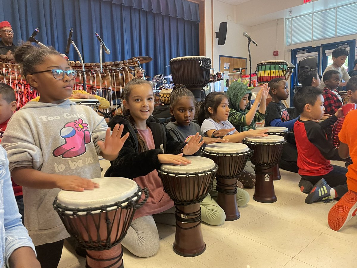 BrookhavenCSL's tweet photo. Brookhaven staff and students are closing out #HispanicHeritageMonth with an amazing celebration of #culture and music, with the help of Luis Garay and the Percussionists! https://t.co/QfFTchSr6L