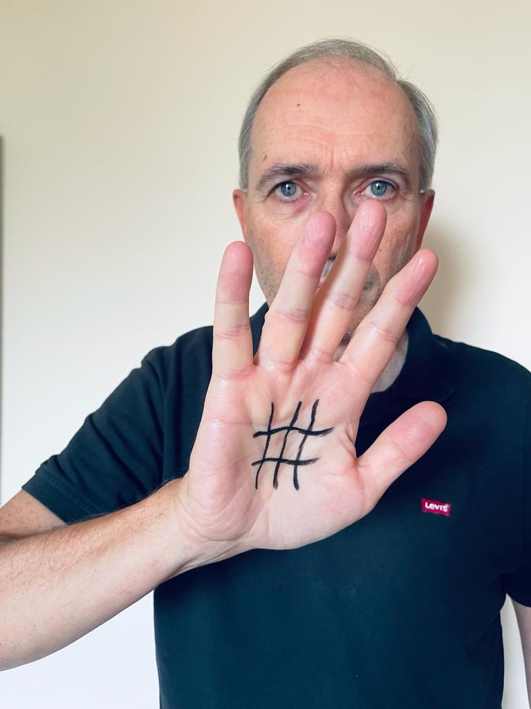 Today is #WorldCageFreeDay and we want our voice to be heard again. <a href="/vonderleyen/">Ursula von der Leyen</a>, <a href="/marossefcovic/">Maroš Šefčovič🇪🇺</a> <a href="/vdombrovskis/">Valdis Dombrovskis</a> <a href="/pvankemseke/">Peter Van Kemseke</a> <a href="/skyriakidesEU/">Stella Kyriakides</a> <a href="/jwojc/">Janusz Wojciechowski</a> deliver your commitment and #EndTheCageAge