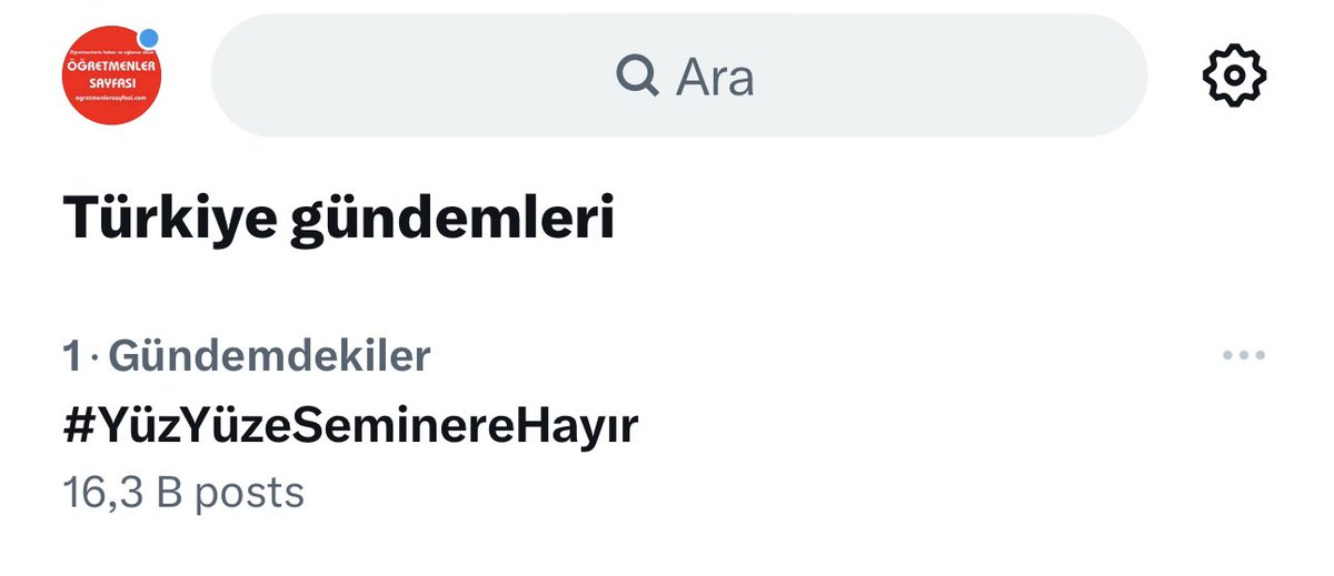 #YüzYüzeSeminereHayır Sayın bakan, sırf iki gazetecinin sorusu yüzünden milyonlarca insanı okula sürüklüyor. Neden? Online olan videoları okulda izlemek icin...
Son dakika alınan kararlarla yapılan dayatmalar öğretmenleri ve öğrencileri mağdur etmekten başka bir işe yaramıyor.