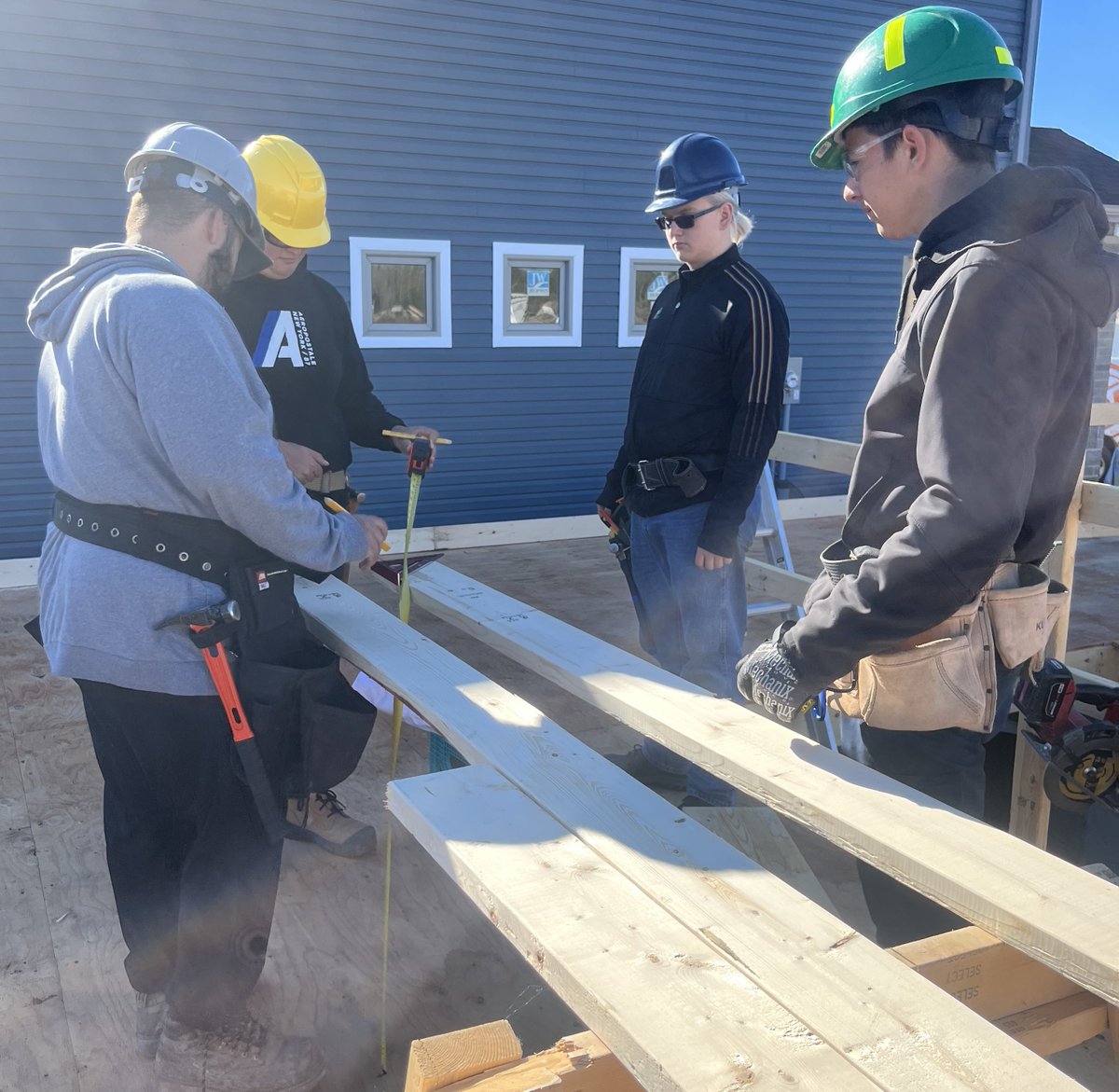 DanFramerdan's tweet image. #BCIP Ss have been mastering their framing skills. Big shout out to @BrooklandHomes for the opportunity to work on their project in Odessa. Community partnerships are vital to #SHSM programming success! #OYAP
