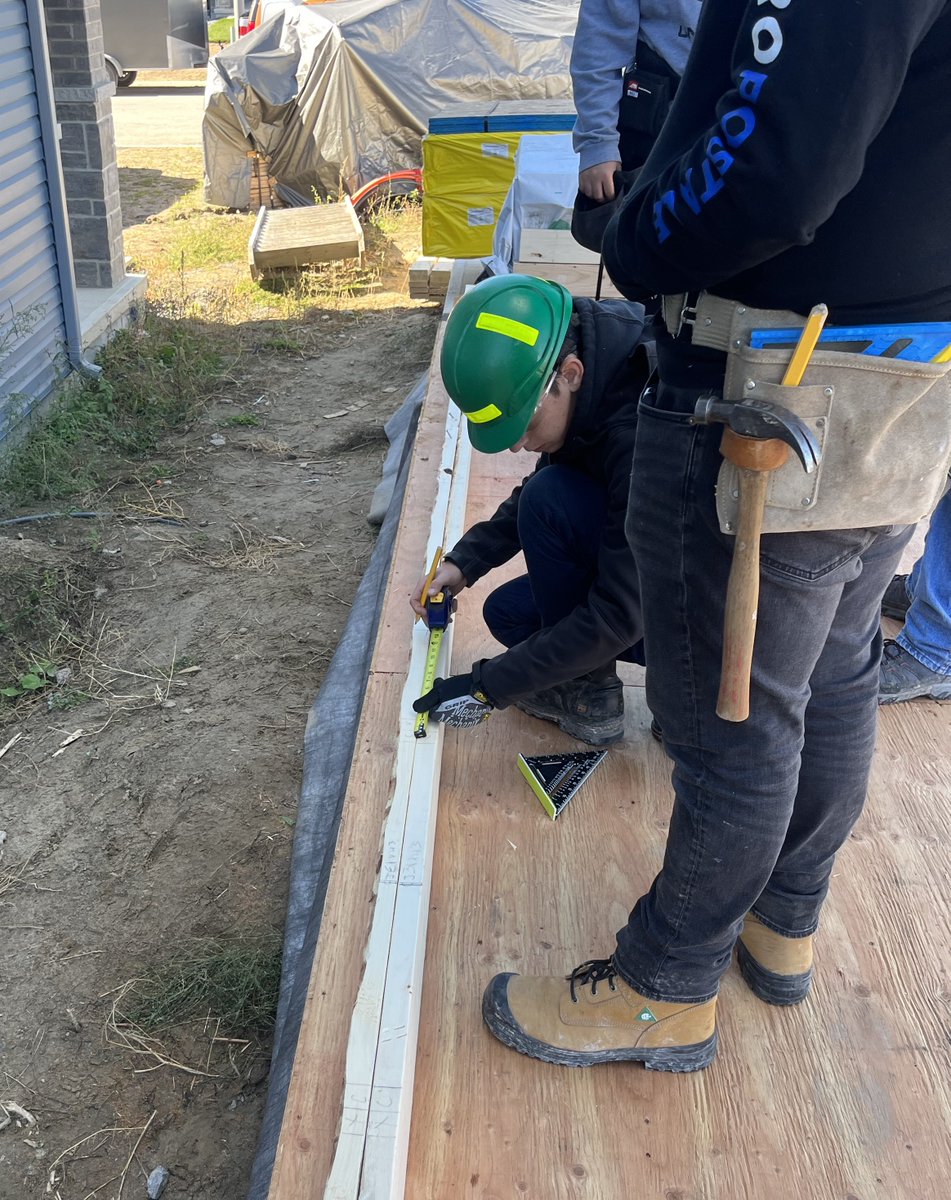 DanFramerdan's tweet image. #BCIP Ss have been mastering their framing skills. Big shout out to @BrooklandHomes for the opportunity to work on their project in Odessa. Community partnerships are vital to #SHSM programming success! #OYAP