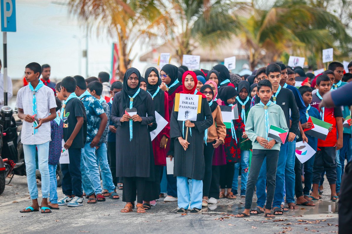 We are Maldives 🇲🇻 and we are with the Palestine 🇵🇸