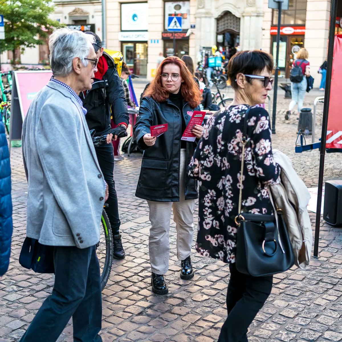 Dzisiaj mogliście mnie spotkać na stoisku osób kandydujących z list <a href="/__Lewica/">Lewica</a> Krakowie❗

Dziękuję za dzisiejsze rozmowy i słowa wsparcia, to wiele znaczy dla młodych kandydatów i kandydatek. ☺️

Już w niedzielę szukajcie mnie pod numerem ❎21 ✌️