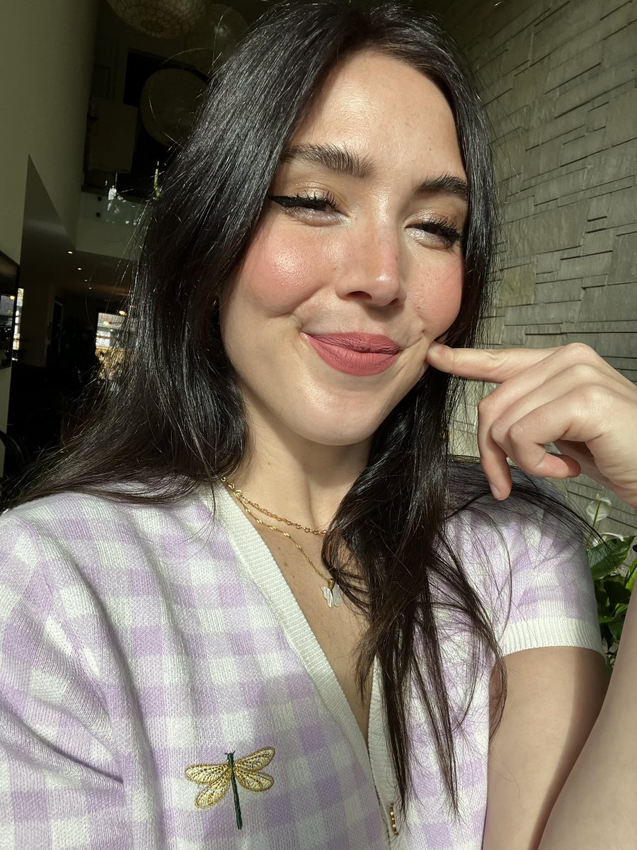 P1KAPEACH's tweet photo. CHARITY STREAM LIVE NOW! 

raising money for @MelanomaCanada in memory of my sister Hilary 

don’t miss it 🥰 https://t.co/OjrT80D9Xq