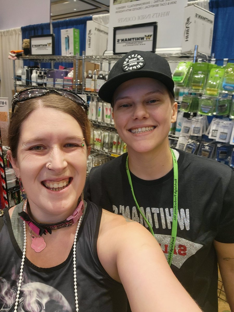 Just about lost my mind seeing this fabulous human as I rounded the corner! Been following @cleanpawsbydobbs for a minue &amp; it made my day to get to talk shop with such a talented groomer! AND! the booth Morgan is working at, @ralph_whitman_pro is a MUST STOP! #kingdombarks