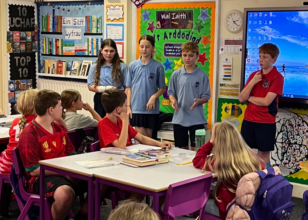 Ysgol Pencae (@pencae2) on Twitter photo Diolch i gyn-ddisgyblion Pencae a @Ysgol_Glantaf <a href="/Glantaf7/">Blwyddyn 7 Glantaf</a> am sesiwn βHawl i Holiβ prynhawn βma! ππΌββοΈππΌββοΈ Thank you to some of our former pupils and Glantaf for the Q and A session today! #blwyddyn6pc Diolch i gyn-ddisgyblion Pencae a @Ysgol_Glantaf <a href="/Glantaf7/">Blwyddyn 7 Glantaf</a> am sesiwn βHawl i Holiβ prynhawn βma! ππΌββοΈππΌββοΈ Thank you to some of our former pupils and Glantaf for the Q and A session today! #blwyddyn6pc