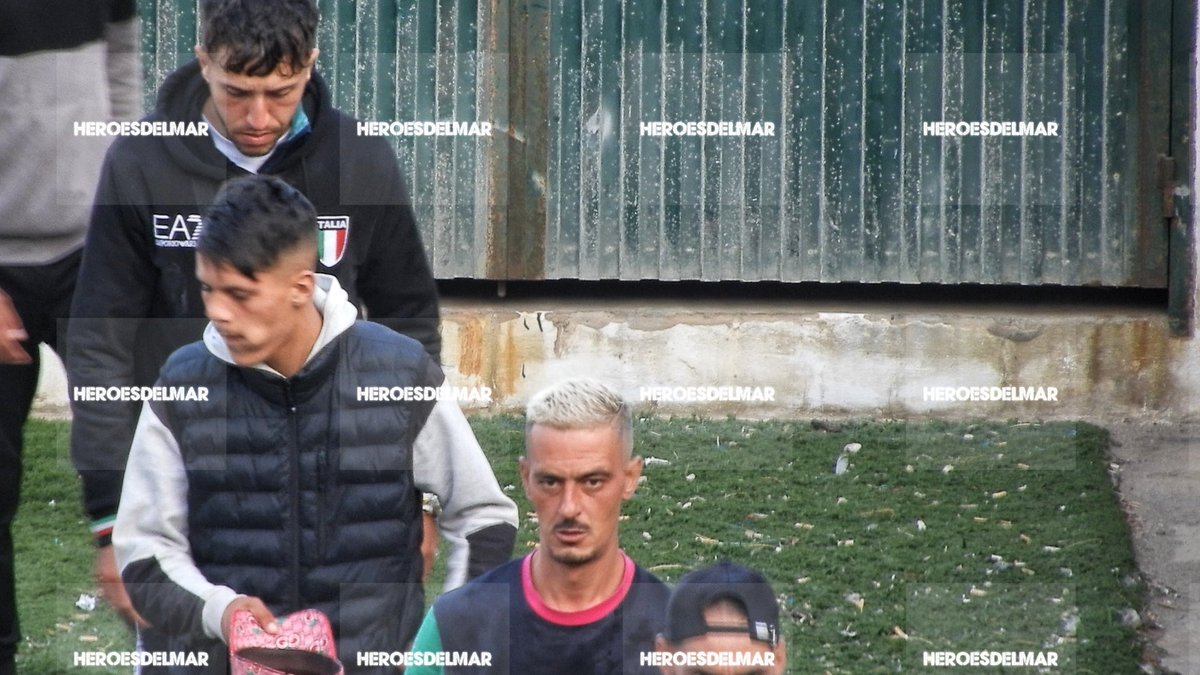Heroesdelmar's tweet photo. 🇪🇦🇩🇿 RESCATE - PATERA 🇪🇦🇩🇿

Salvamar Illes Pitiuses de Salvamento Marítimo de Garrucha - Almería ha rescatado 1 patera con 15 Varones Argelinos

Estas son sus fotografías que he realizado esta tarde 

Todos en buen estado de salud https://t.co/wYSaQcJXUU
