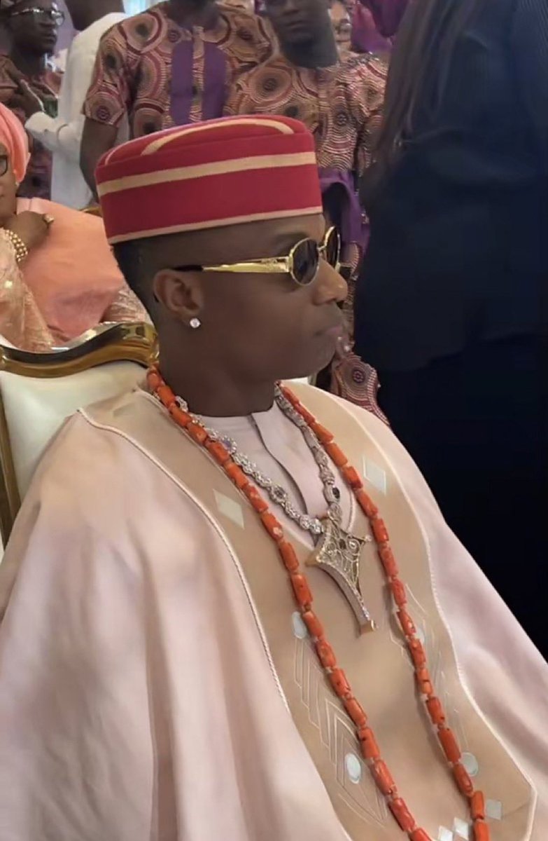 BoySpyce_'s tweet photo. When you see Big Wiz in full native attire... https://t.co/PkPxZiaHEz