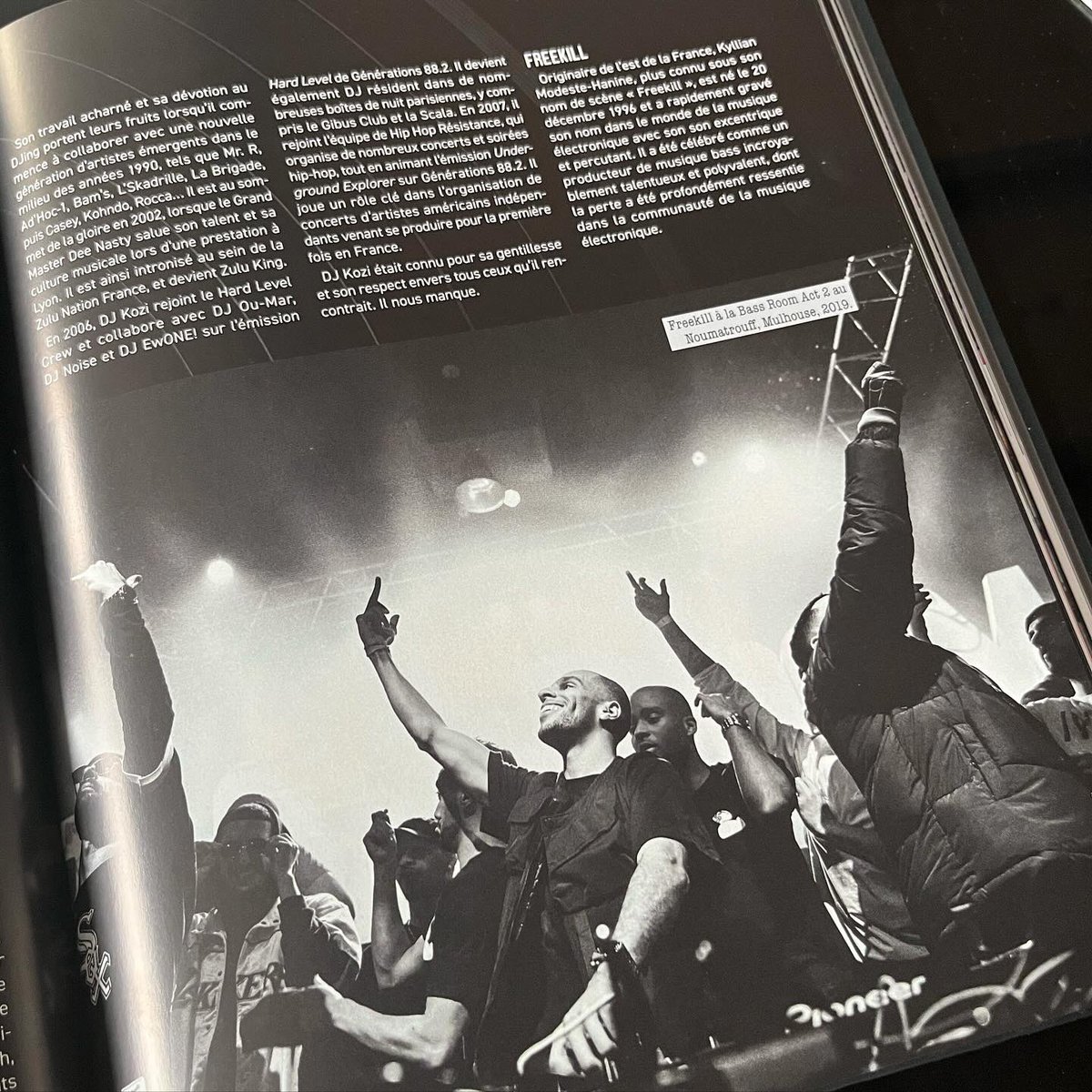 MystykalKut's tweet photo. Fier de figurer dans ce très beau livre, et forcément ému d'y voir cette magnifique photo de @freekillmusic 🕊️♾️

"Culture DJ" par @dirtyswift aux éditions @LAROUSSE_FR , disponible partout https://t.co/W0x8ewBRtH