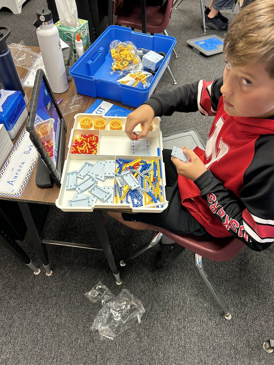 2023-2024 HAL students started working on robots to begin the year. They are working with a UKIT Education Kit to build many different things. First thing they will be building is a Lucky Cat. <a href="/ElginPublic/">Elgin Public School</a>