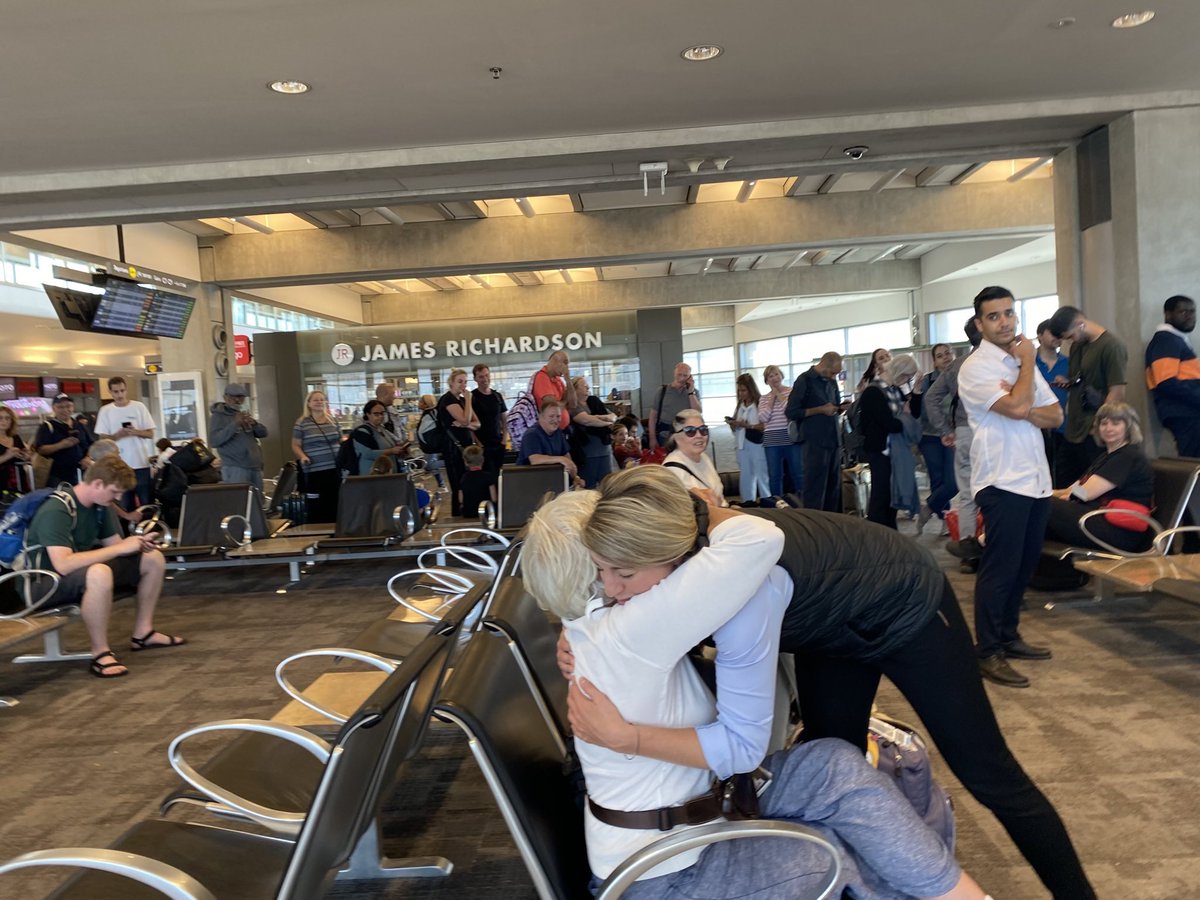 Mélanie Joly tweet media