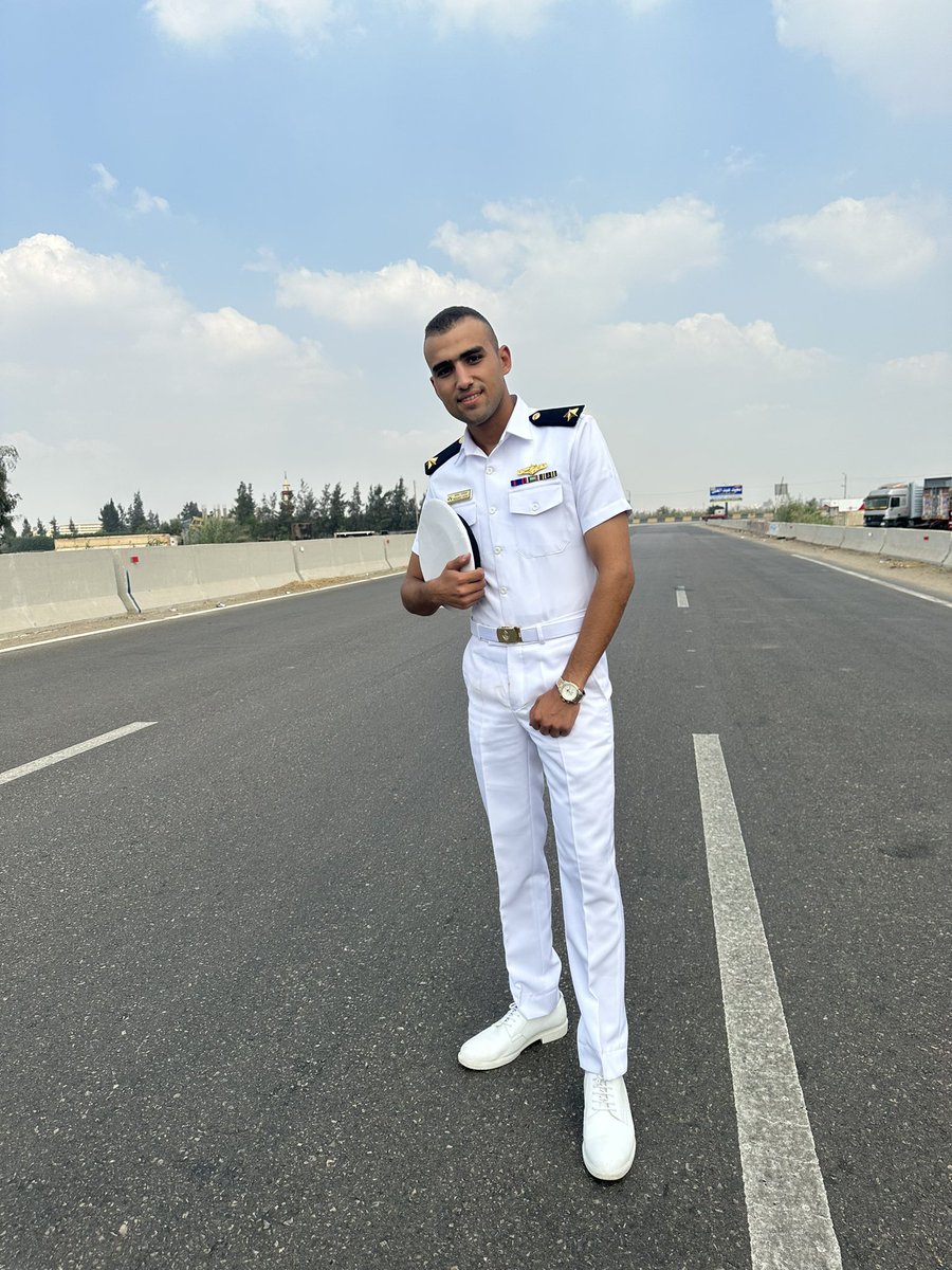Mohamedhosnyy66's tweet photo. اللهم لك الحمد كماا ينبغي لجلال وجهك ولعظيم سلطانك🙏❤️
رسميًا ملازم بحري/محمد حسني ماهر ⭐️👮‍♂️❤️ https://t.co/2S0WnUADWj