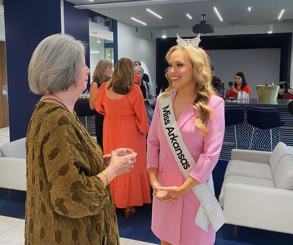 arfoodbank's tweet photo. Earlier this week, we shared a wonderful evening with our amazing donors hosted by Ruth &amp; Scott Landers at @atg_usa HQ. Thanks to Miss Arkansas @cori_keller1 for joining us and advocating for hunger relief in AR. Together, we're creating a brighter future for all Arkansans! 🧡 https://t.co/gGYisvwp07