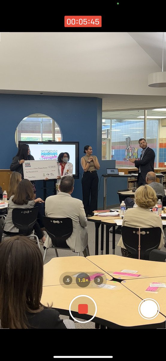 JasmineCDillard's tweet photo. Recap: @GoodReasonHou LOVES @ShadydaleRams @TeamHISD Teachers! Thank you for gifting Mrs. Martinee’s Science Department & Principal Agnew for the school $$$$$$$$$ (2 big checks!) with @AmyPoerschke! 💗 #PathToAnA https://t.co/hkFQBpWFSr