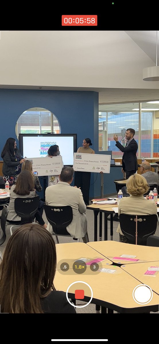 JasmineCDillard's tweet photo. Recap: @GoodReasonHou LOVES @ShadydaleRams @TeamHISD Teachers! Thank you for gifting Mrs. Martinee’s Science Department & Principal Agnew for the school $$$$$$$$$ (2 big checks!) with @AmyPoerschke! 💗 #PathToAnA https://t.co/hkFQBpWFSr