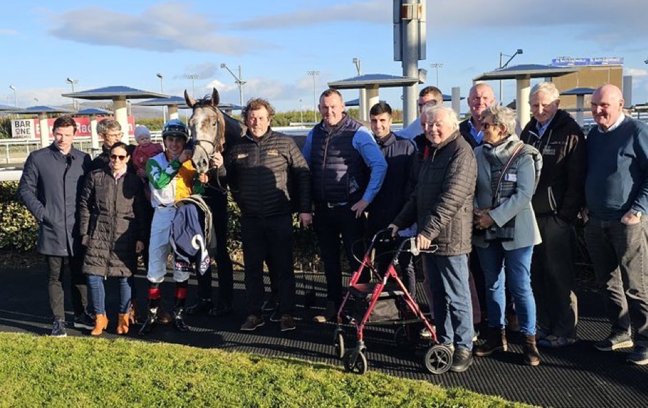 🥇ORDEROFTHEPHOENIX breaks her maiden impressively by 4 3/4 lengths this evening <a href="/DundalkStadium/">Dundalk Stadium</a> 🥇she formed part of our #BargainBreezer23 having been picked up for €60k <a href="/tattersalls_ie/">Tattersalls Ireland</a> Gorsebridge breeze-up sale💪🏽 Expertly handled by <a href="/adomcguinness1/">Ado McGuinness Racing</a> and <a href="/stephent435/">Stephen Thorne</a> 🙌🏽