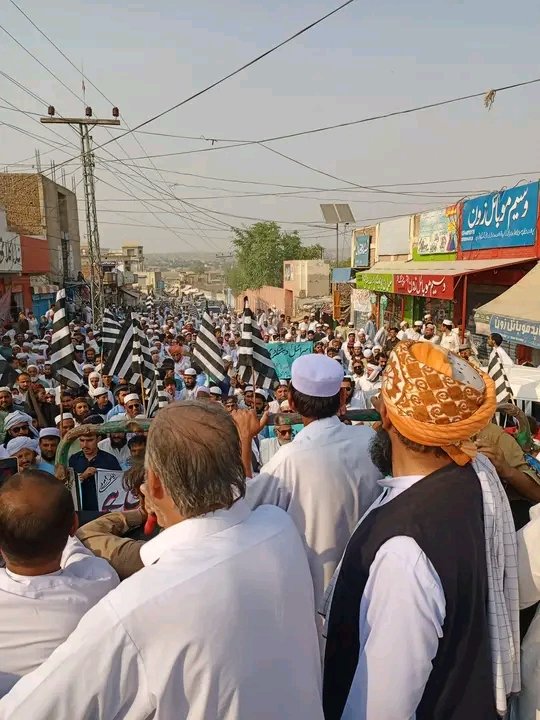 ImmadAzamOffi's tweet photo. Like all over Pakistan, thousands of people came out in the rally organized by @juipakofficial in PK86 Tehsil Takht Nusrati, giving the message that the PAK nation stands with its Palestinian 1/2
#JUIStandWithPalestine
#طوفان_الاقصى_
#یوم_طوفان_اقصی
 #جمعة_طوفان_الأقصى 
#حزب_الله https://t.co/zbj7hG90xl
