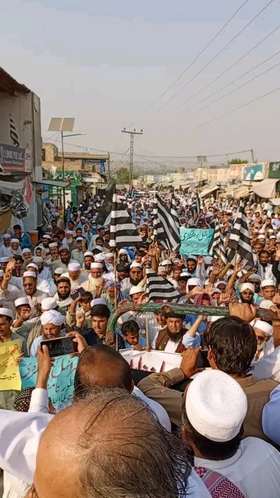 ImmadAzamOffi's tweet photo. Like all over Pakistan, thousands of people came out in the rally organized by @juipakofficial in PK86 Tehsil Takht Nusrati, giving the message that the PAK nation stands with its Palestinian 1/2
#JUIStandWithPalestine
#طوفان_الاقصى_
#یوم_طوفان_اقصی
 #جمعة_طوفان_الأقصى 
#حزب_الله https://t.co/zbj7hG90xl