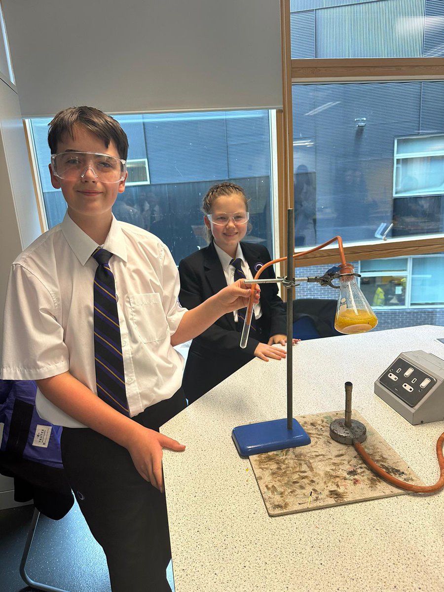 OACaScience's tweet image. Last week Science Club were distilling oranges to extract precious Limonene, which can be used in Herbology as an insecticide and is also used to make medicines. #itswhoiam #distillation #Limonene @OACarlton @OutwoodScience