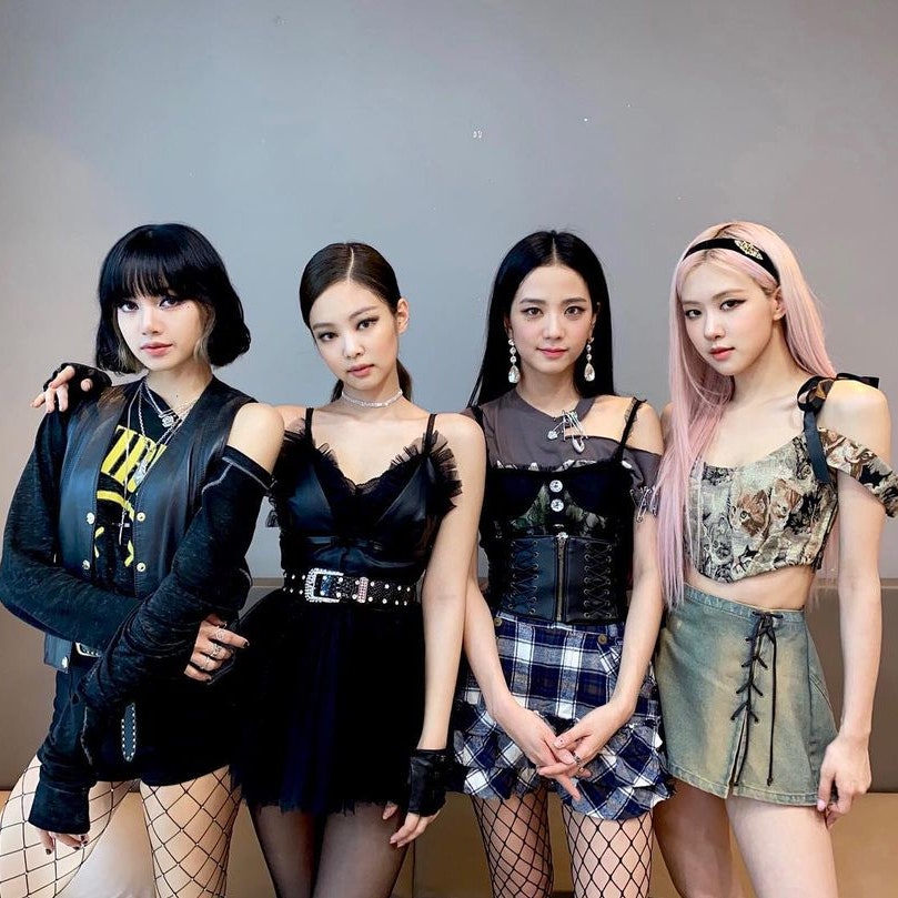 OLTSupport's tweet image. 👑🦋Grupos femeninos con el mayor número de videos musicales que sobrepasan los  400 millones de views en YouTube:

1. BLACKPINK 11
2. @JYPETWICE 10 (+1) 🤯👑🦋
3. Little Mix 5
4. Fifth Harmony 3
5. The Pussycat Dolls 2

#TWICE #Thefeels @JYPETWICE