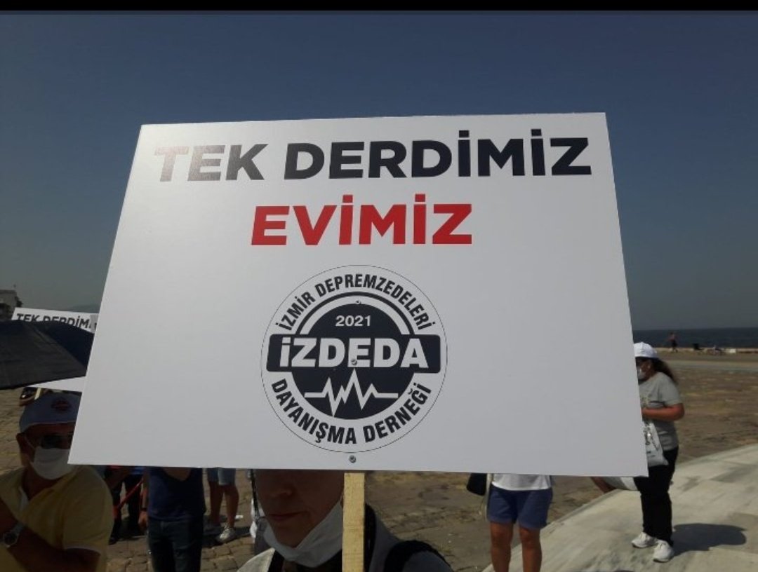 <a href="/haydarozkan90/">Haydar Özkan</a> <a href="/izdeda/">İzmir Depremzedeleri Dayanışma Derneği (İZDEDA)</a> “Her şeyini depremde yitirmiş insandan,yeni faizli veya yüksek limitli ödeme beklenemez.”
İZMİR DEPREMZEDELERİ
3 YILDIR Bekletiliyor.
Vaadler çok ama Bankalar para,kredi vermiyor!
Kredi alıp evini yaptıran yok.
#izmirİçimSesVer
<a href="/izdeda/">İzmir Depremzedeleri Dayanışma Derneği (İZDEDA)</a>