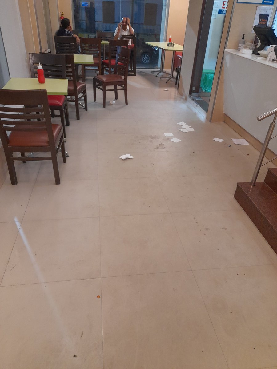 manojmurarka3's tweet photo. @dominos
Pathetic condition of Dominos at Arya nagar, kanpur https://t.co/b4GShd9kRL