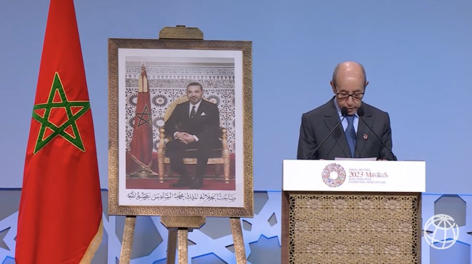 📢#PlenarySession : 'Sovereignty-driven sentiments &  fragmentation of geoeconomics are jeopardizing the progress we've made w/ globalisation & multilateralism' 🗣️His Majesty King Mohammed VI, through O. Kabbaj's voice, calls for reforms of multilateral institutions & governance