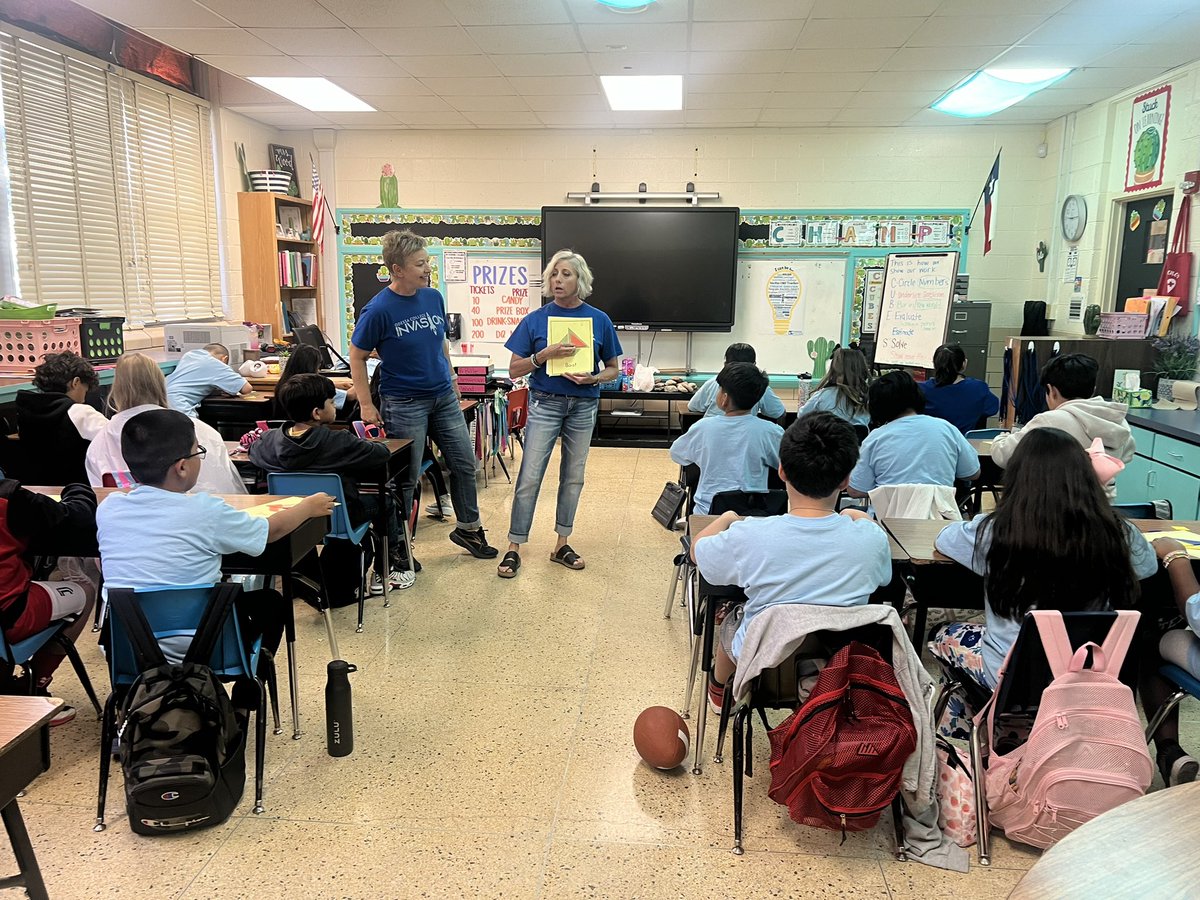 bacon_cecilia's tweet photo. Preview Day at Travis Elementary: A day of interactive learning, critical thinking and endless fun! @OdessaCollege 
#TweetOC #PositivelyOC #OCAllIn 
#MathProfessors https://t.co/b9N00nK5wT