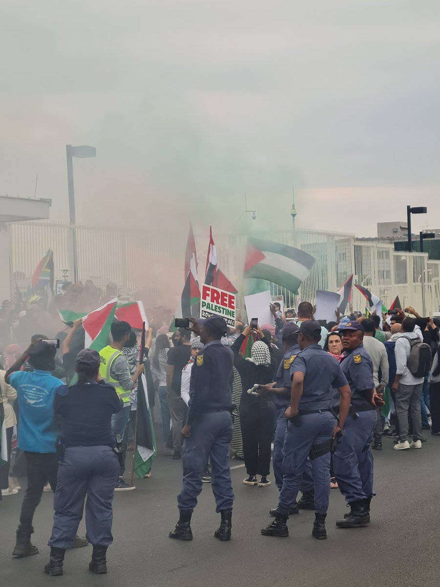 kaamil_alli's tweet photo. Actual Johannesburg 🙌🏾🇵🇸🇵🇸🇵🇸🇵🇸 https://t.co/TCuS8pLziv