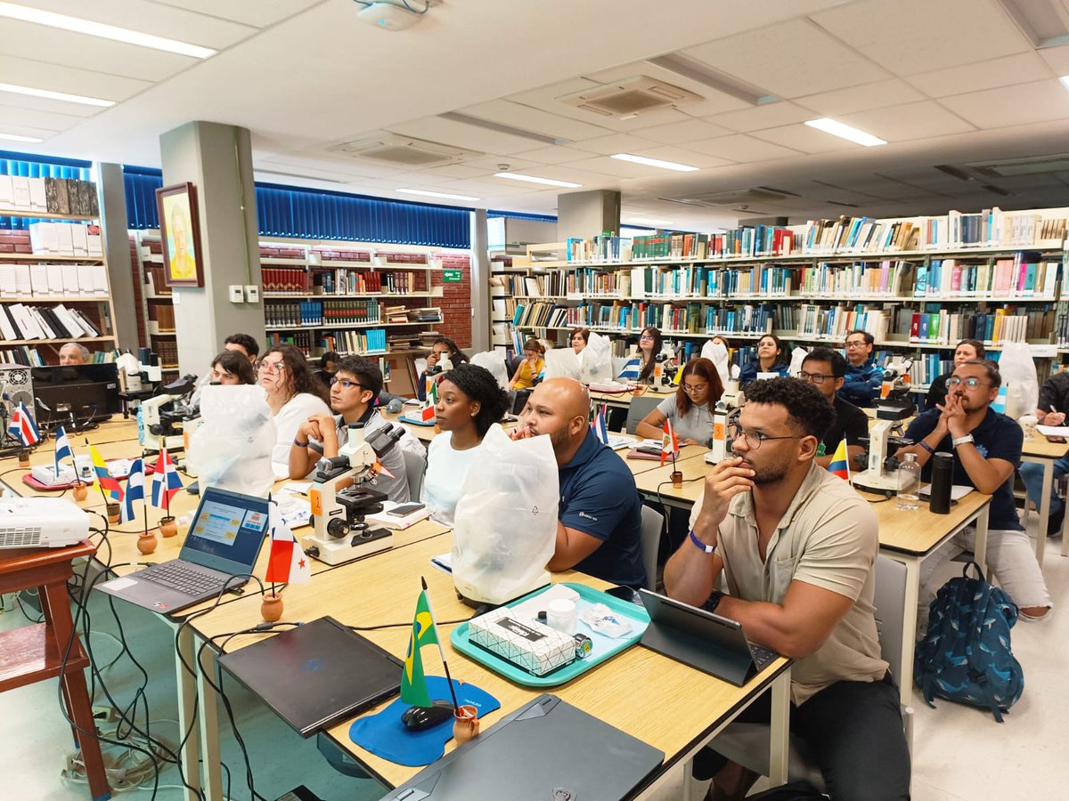 LabIkiam's tweet photo. KNOWLEDGE IS GROWING UP!
@WalterQ7085 (LBMB technician) is participating in the "Regional Training Course on Identification of Cyanobacteria Species by Microscopy and Basic Molecular Biology" at the ICMYL, Mazatlán Mexico, with 18 countries from LATAM and the Caribbean. 🧵 https://t.co/oQjqr2xeAj