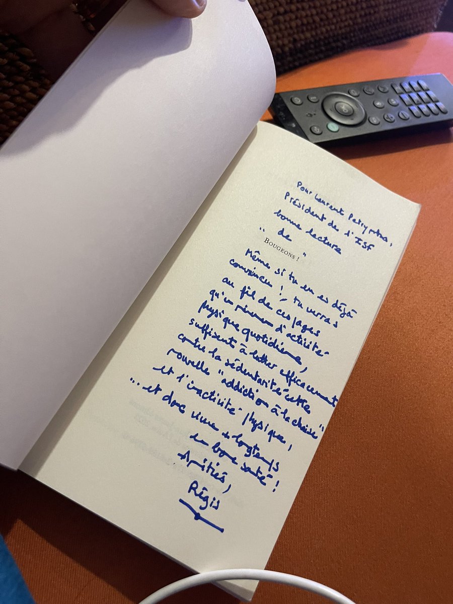 lpetrynka's tweet photo. Merci à Regis @Juanico , voici donc mon nouveau livre de chevet ! Essayons d’appliquer ces/ses idées et #Bougeons ! https://t.co/wfnvzkXe5f