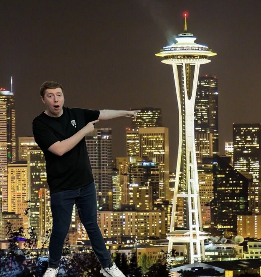 Foge_'s tweet photo. @iSpiteful @blackpicture13 @iSpiteful when he sees the space needle https://t.co/04KfMVGZIS