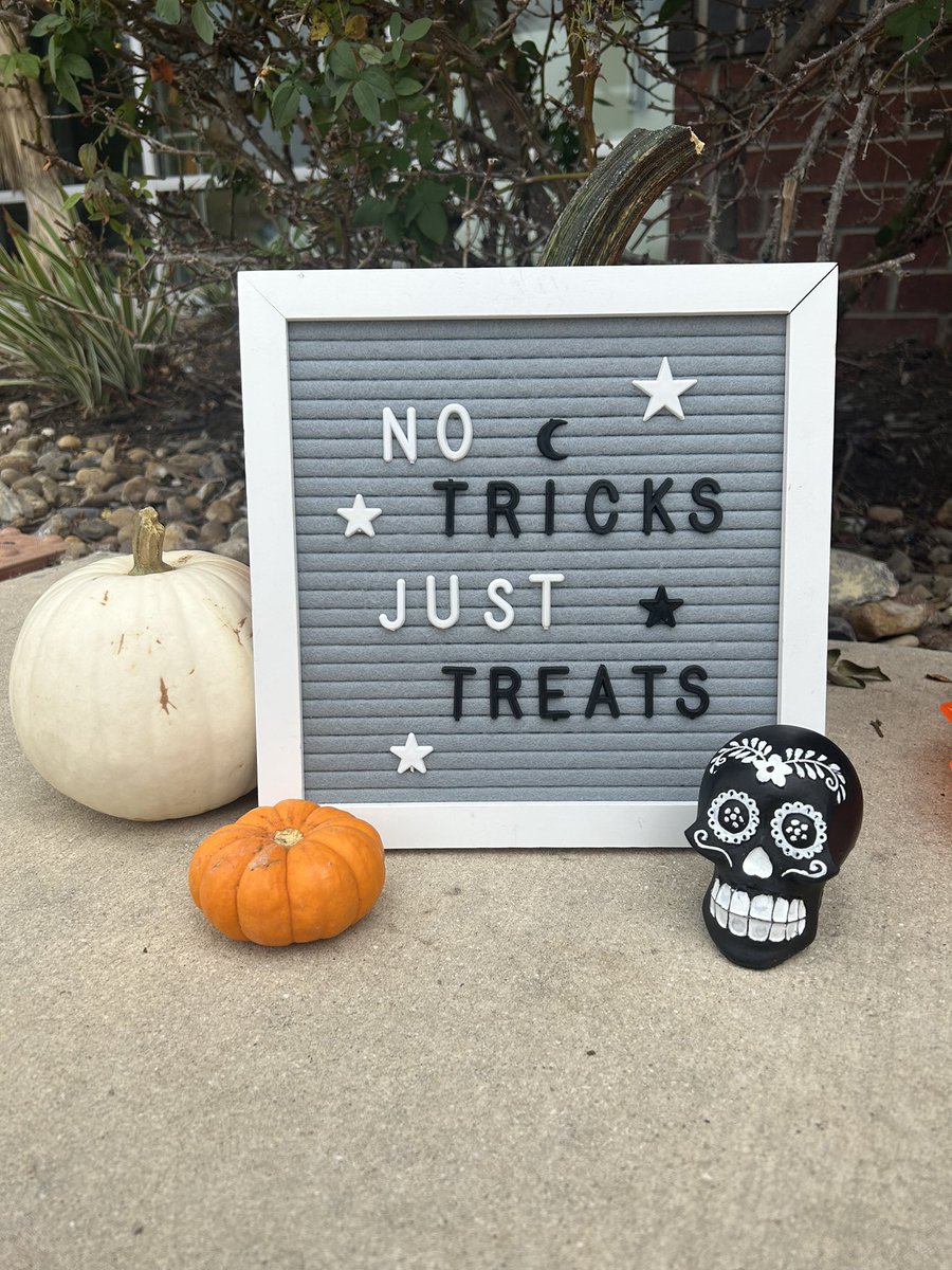 Happy Friday the 13th! 🧟‍♀️

Spot the Black Skull 💀 in the picture and send us a DM of the skull circled for an extra entry to our Spooky Basket Giveaway! 

Check out our IG Page <a href="/LuxxUTSA/">The Luxx - UTSA</a> for more information on how to enter! 🎃

*All requirements must be met to enter