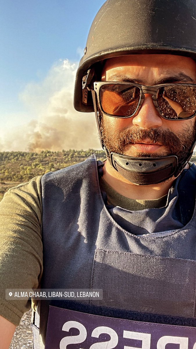 ArthurSarradin's tweet photo. Aujourd’hui au Liban, Issam Abdallah, un confrère de Reuters a été emporté dans une frappe alors qu’il faisait son travail. Il était photographe. Il était identifiable. 

  الله يرحمه https://t.co/y1QuTjvbJe