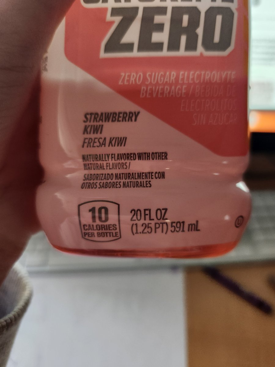 SamuelJour108's tweet photo. Found some wonderful #helvetica on my morning drink! #RSJ108 @marrygoli https://t.co/th8DfenJdn
