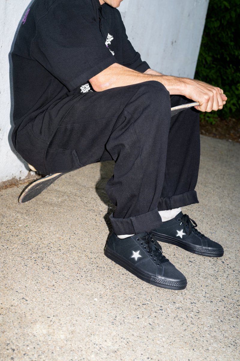 302Skate's tweet photo. La primera colaboración de Converse con Sean Greene habla de su valentía, total compromiso y la constante necesidad de velocidad, la perfecta inspiración para un One Star Pro.
El Sean Green se lanzará el 13 de octubre en el sitio de CONVERSE MX.
#302CULTURA #ConverseCONS https://t.co/iXEfOm7TMh